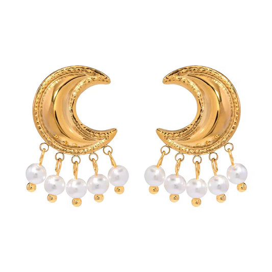 Chand earrings with pearl detail 🌙