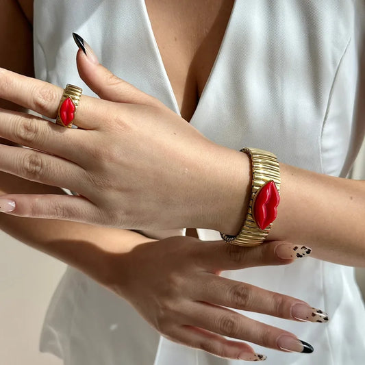 18K Gold Plated Stainless Steel Lippy Bracelet